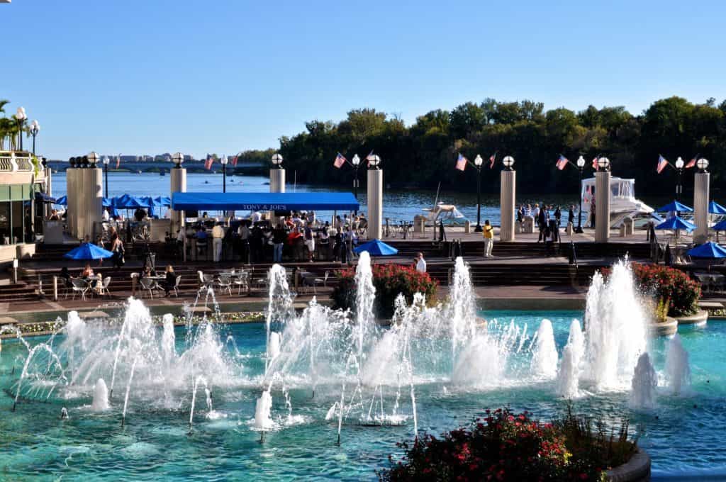 Dining On The Water In Front Of Fountains