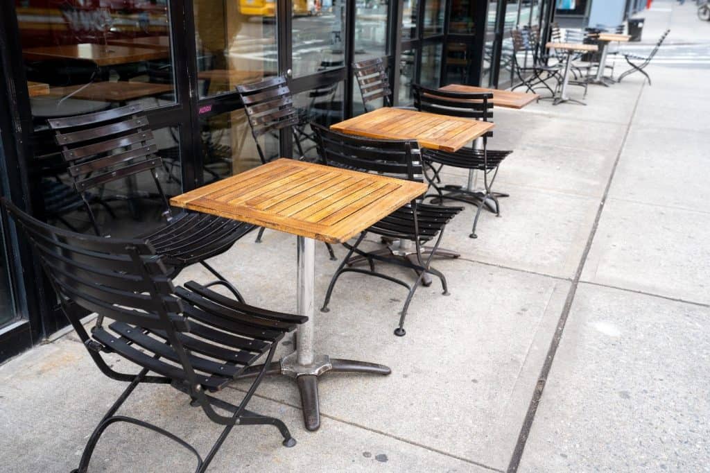 Outdoor Seating at 17th Stree Restaurants